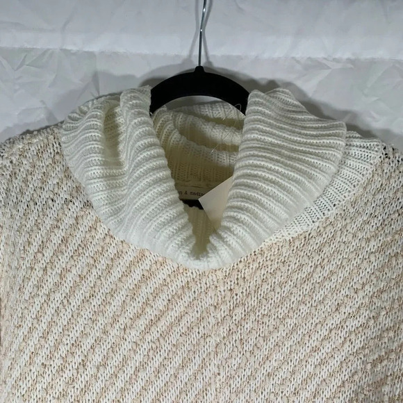 Moon & Madison Sweater Women’s XS Cream White Turtle Neck Oversized Pullover - Picture 7 of 10